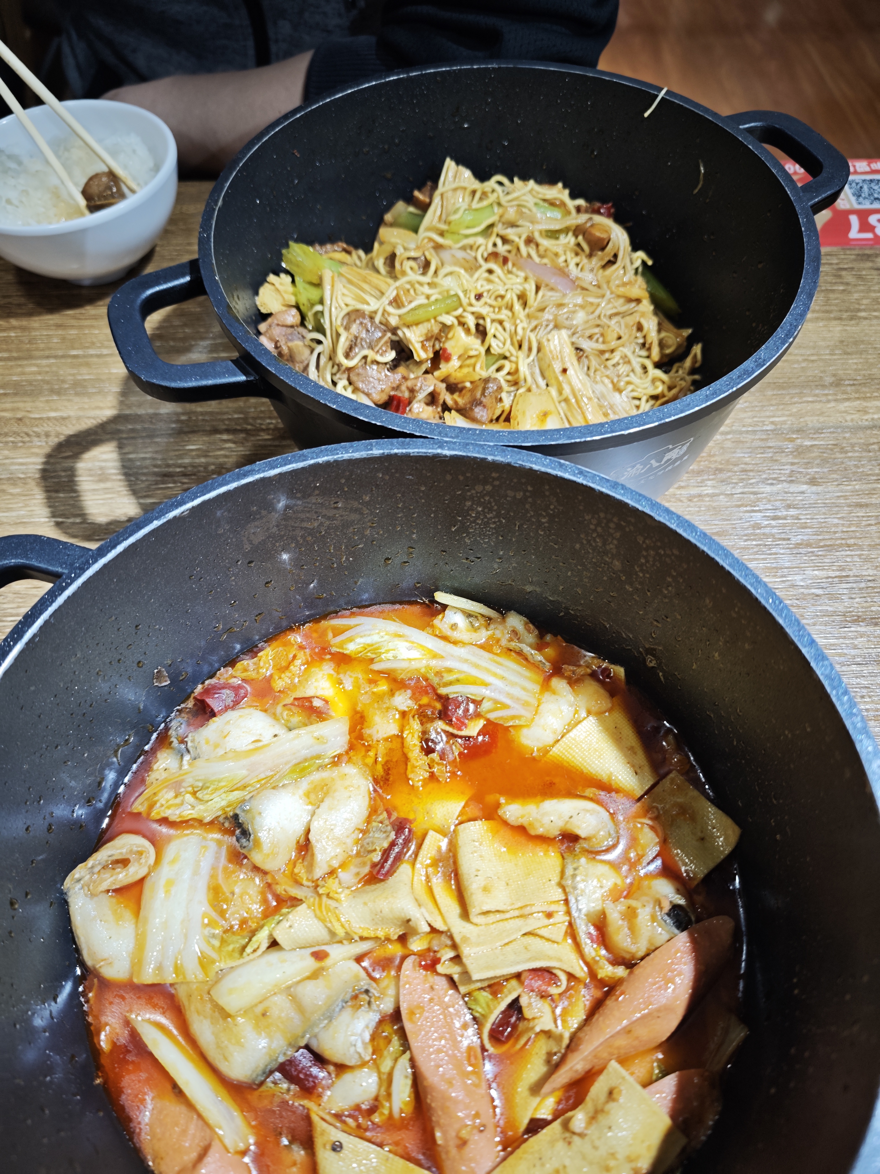 鸡公煲和黑鱼煲.jpg|350