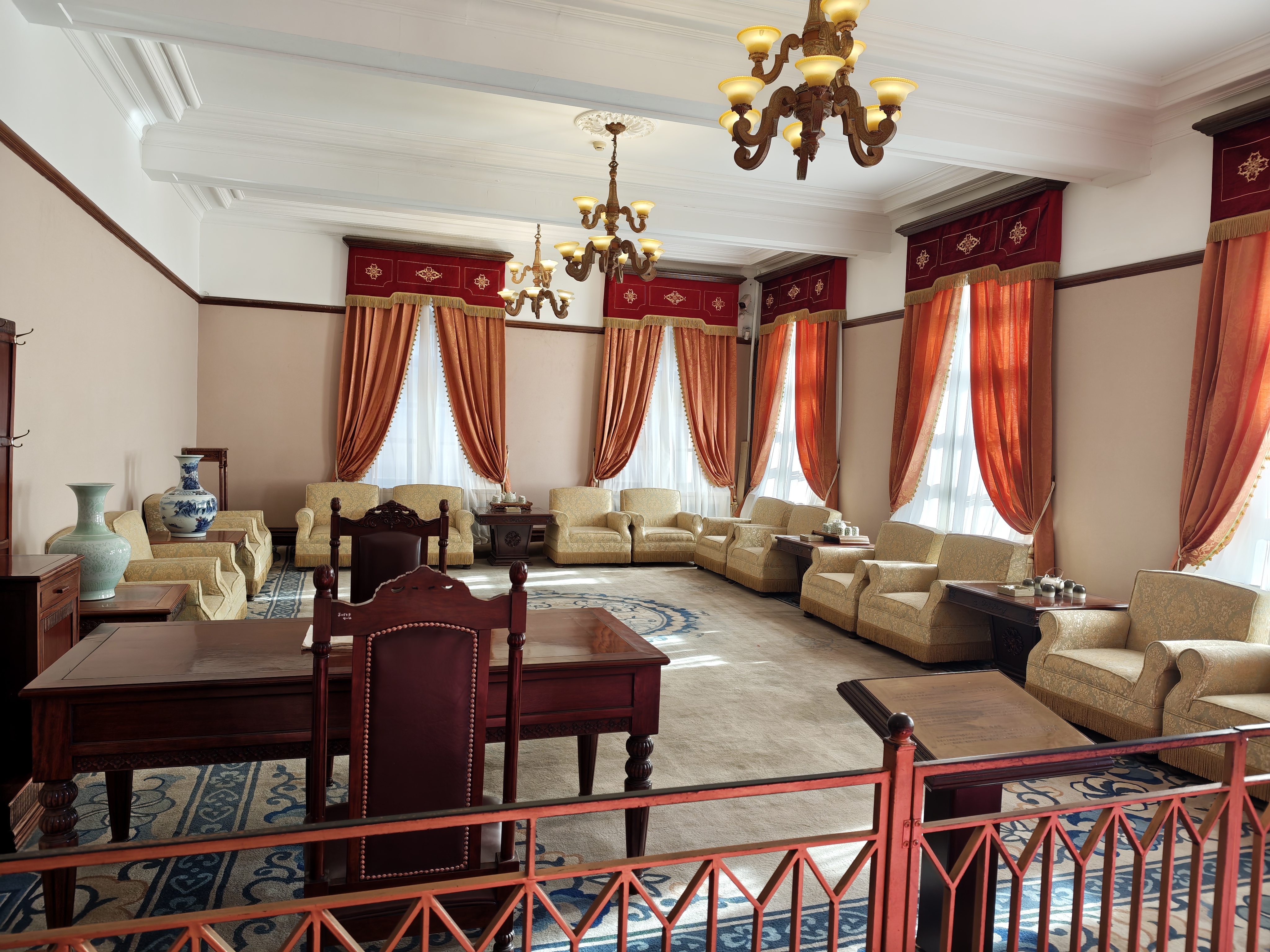 1763997653789_d.jpg|350